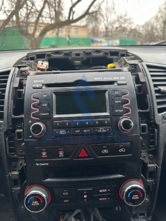 Рамка Kia Sorento 2 XM (2009-2012) (10*)
